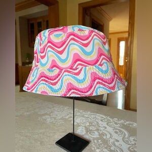 Barbie | The world of Barbie pop-up | bucket hat | one size | SUPER RARE FIND